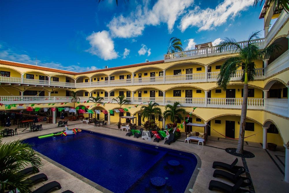 We Playa Hotel Playa del Carmen Exteriör bild