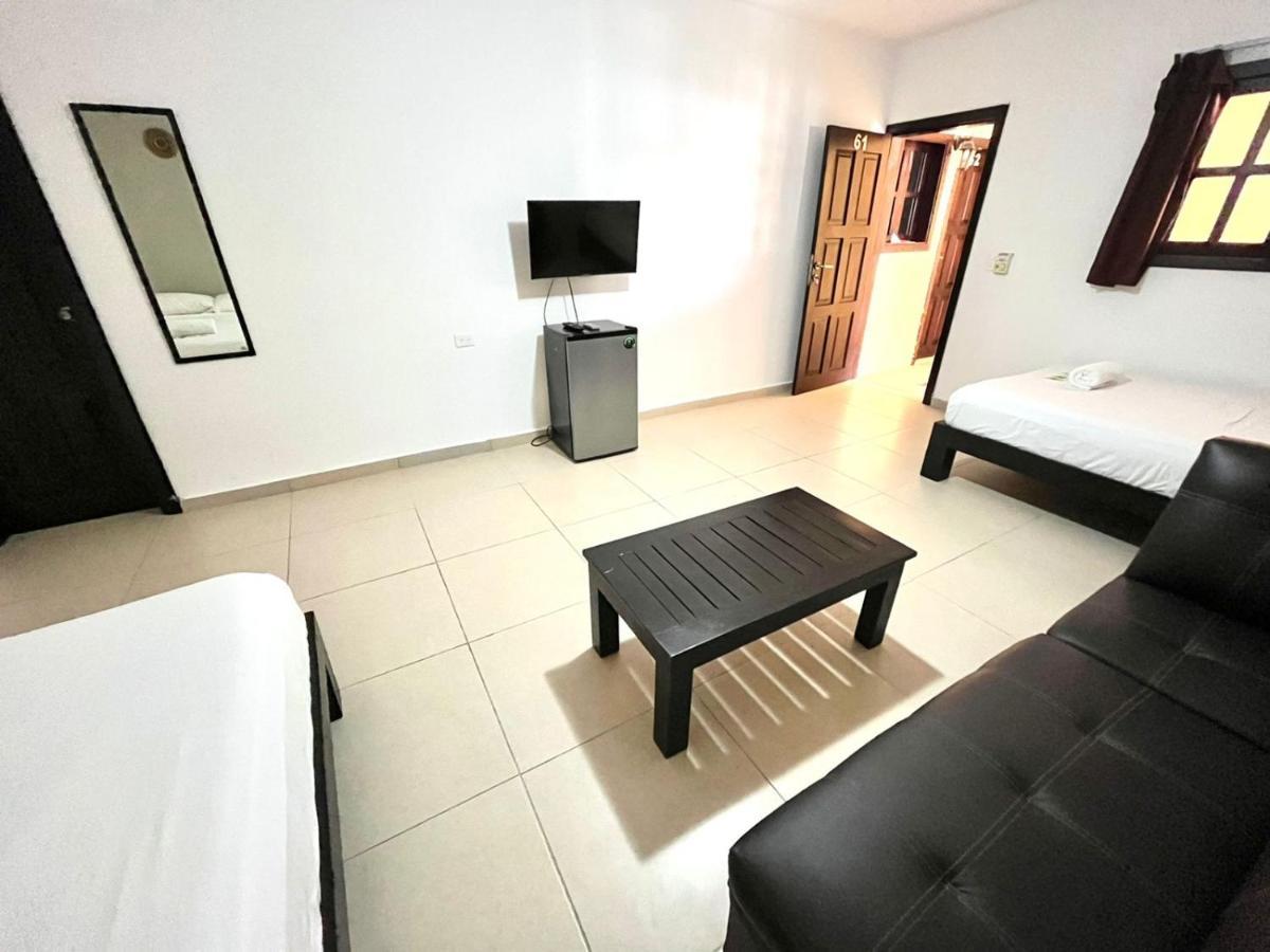 We Playa Hotel Playa del Carmen Exteriör bild