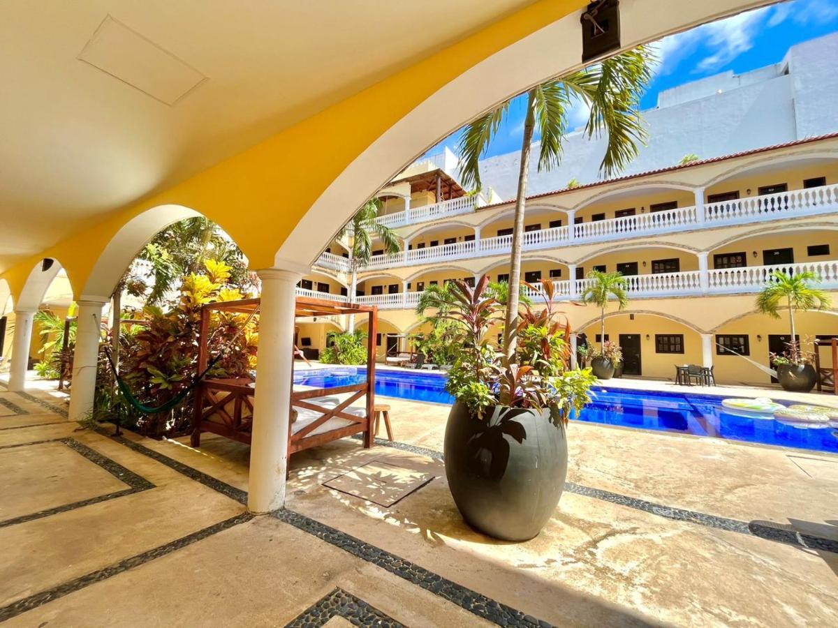 We Playa Hotel Playa del Carmen Exteriör bild
