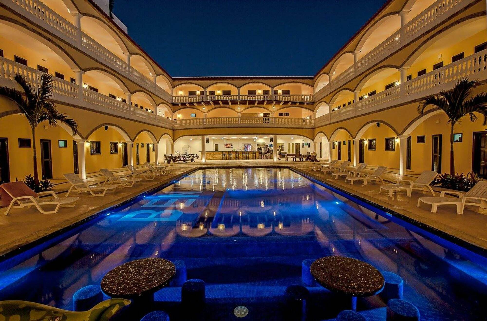 We Playa Hotel Playa del Carmen Exteriör bild